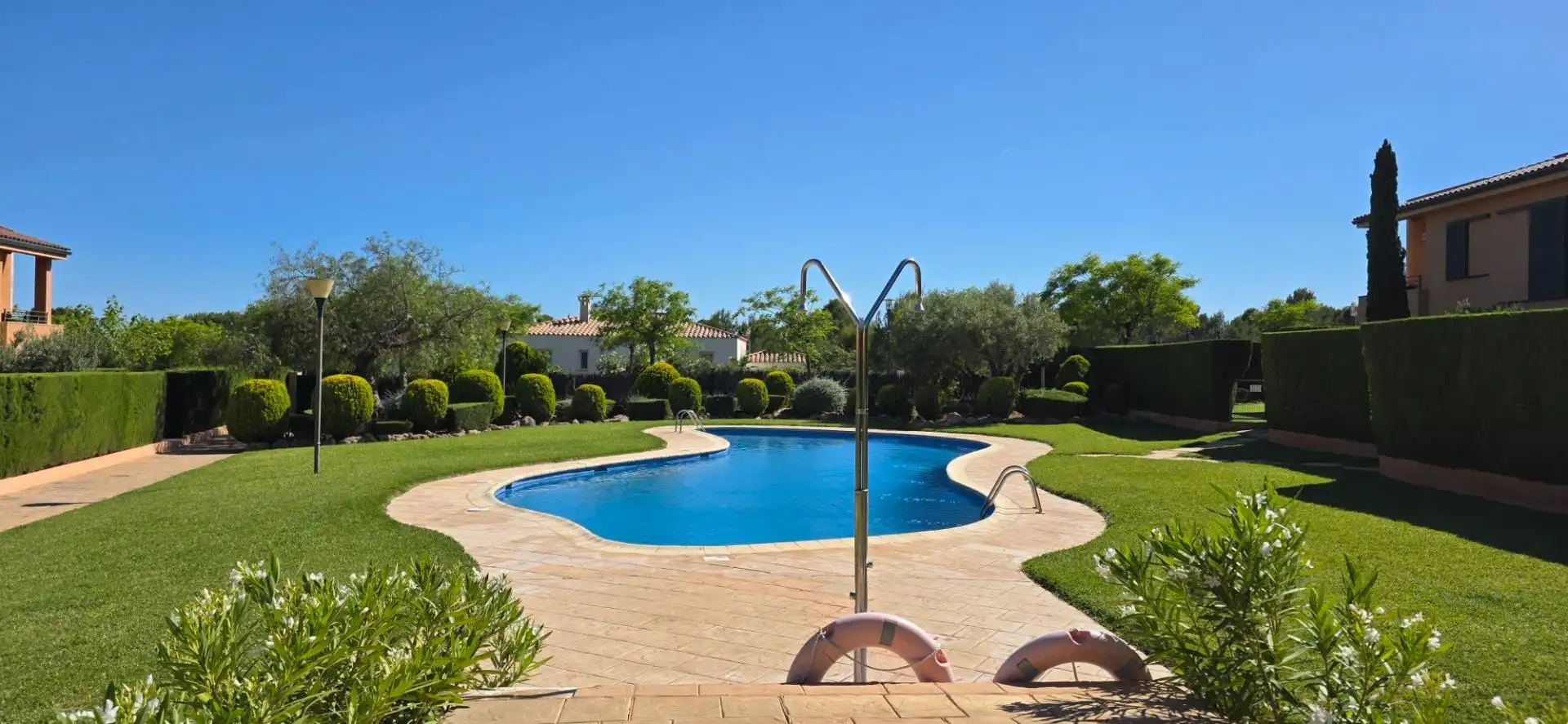 Schwimmbecken von Erdgeschoss zum Verkauf in L'Ametlla de Mar  mit Klimaanlage, Privatgarten und Terrasse