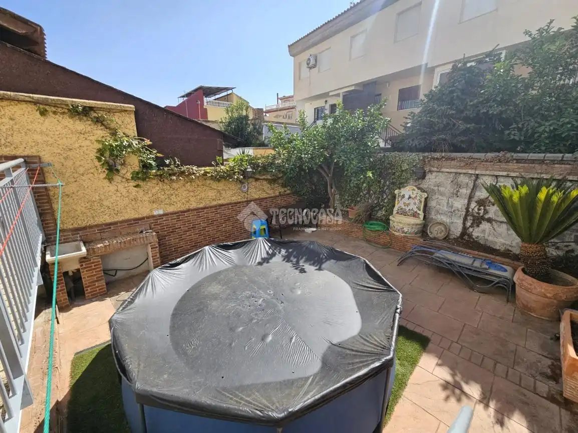 Garden of Detached homes for sale in Vegas del Genil
