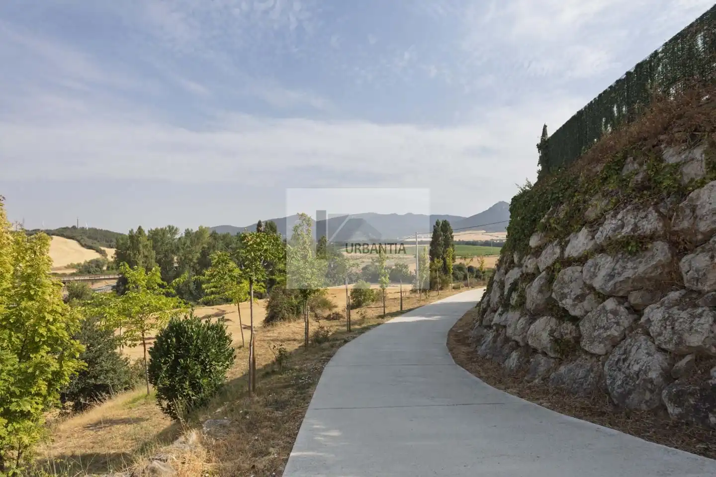 Vista exterior de Casa o xalet en venda en Olóriz / Oloritz amb Aire condicionat, Calefacció i Jardí privat