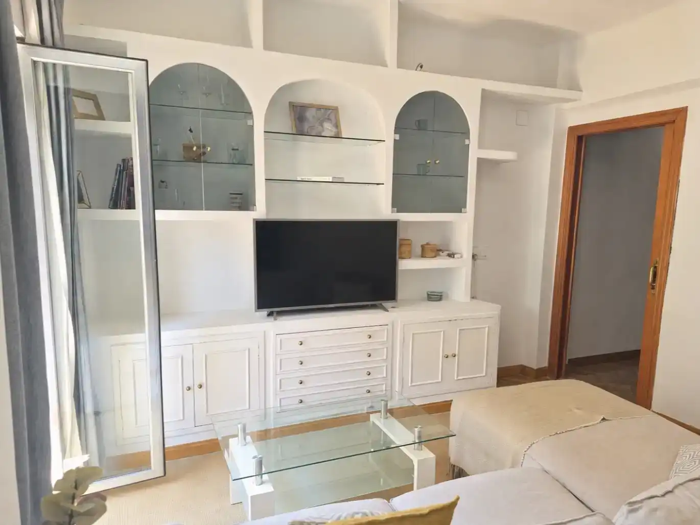 Wohnzimmer von Wohnung zur Miete in  Madrid Capital mit Klimaanlage und Balkon