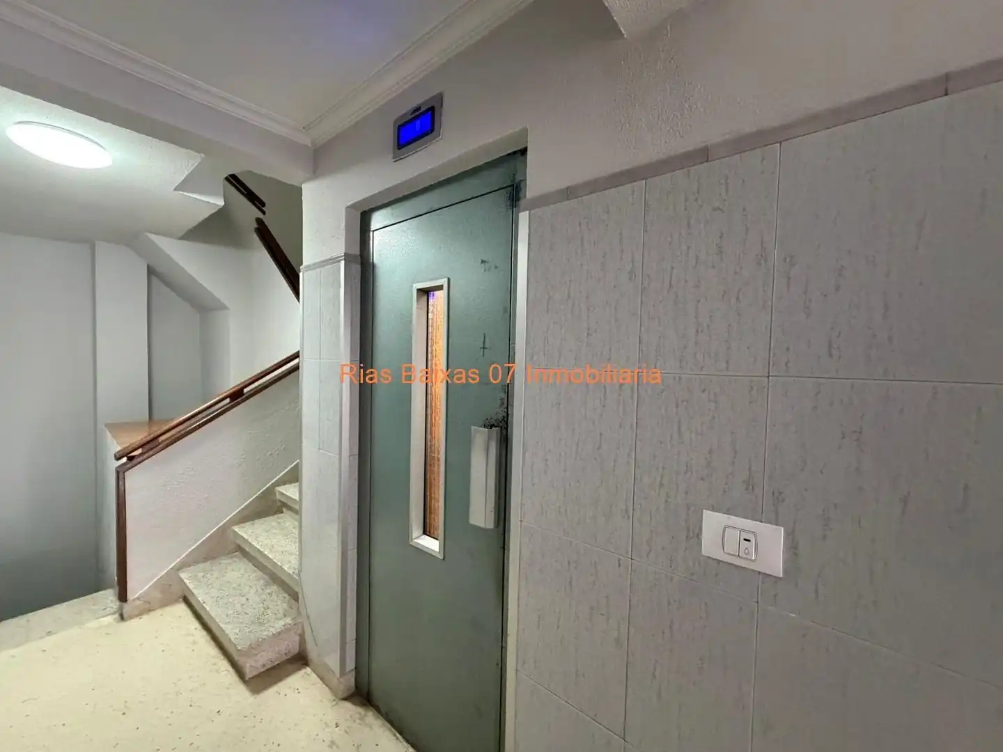 Piso en venta en Vigo  con Calefacción, Terraza y Trastero
