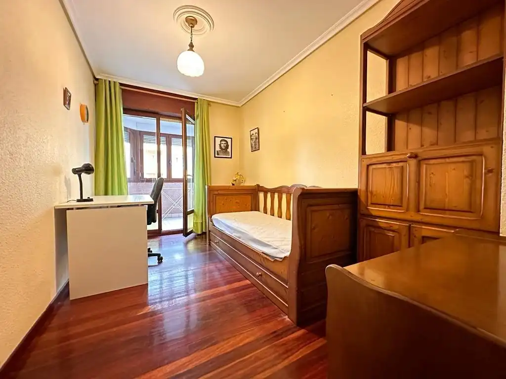 Bedroom of Flat for rent in Santander  with Heating, Parquet flooring and Furnished