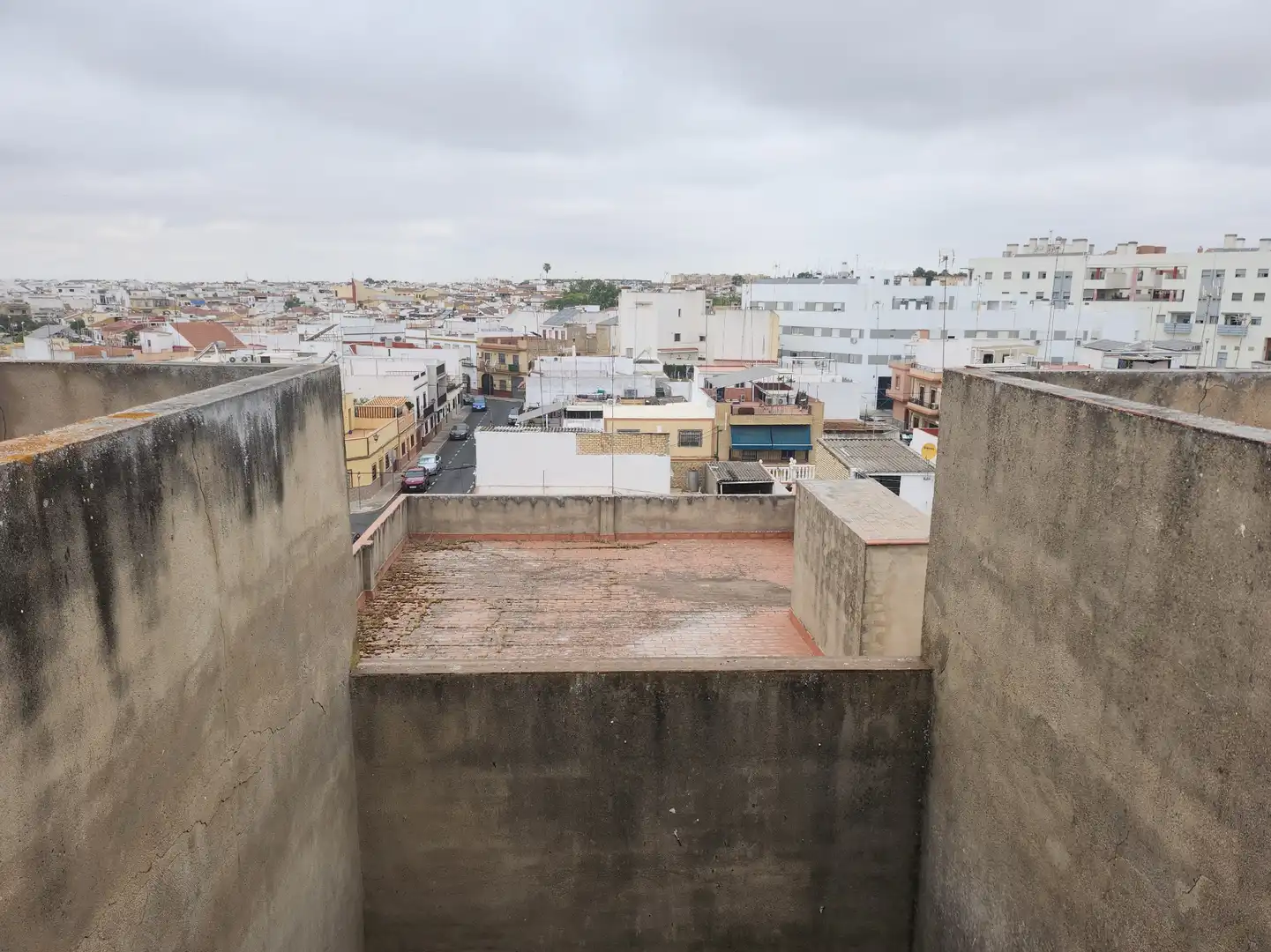 Vista exterior de Casa adosada en venta en Alcalá de Guadaira