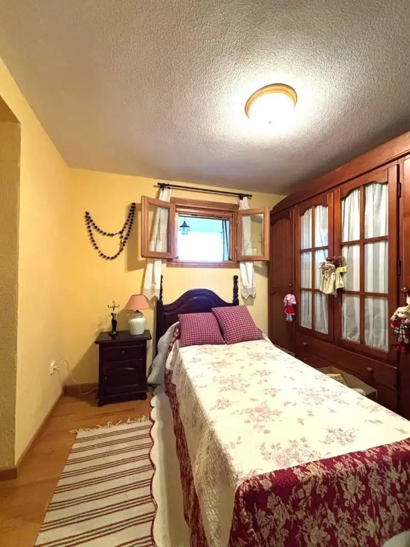 Bedroom of Houses for sale in Miraflores de la Sierra  with Air Conditioner, Heating and Terrace
