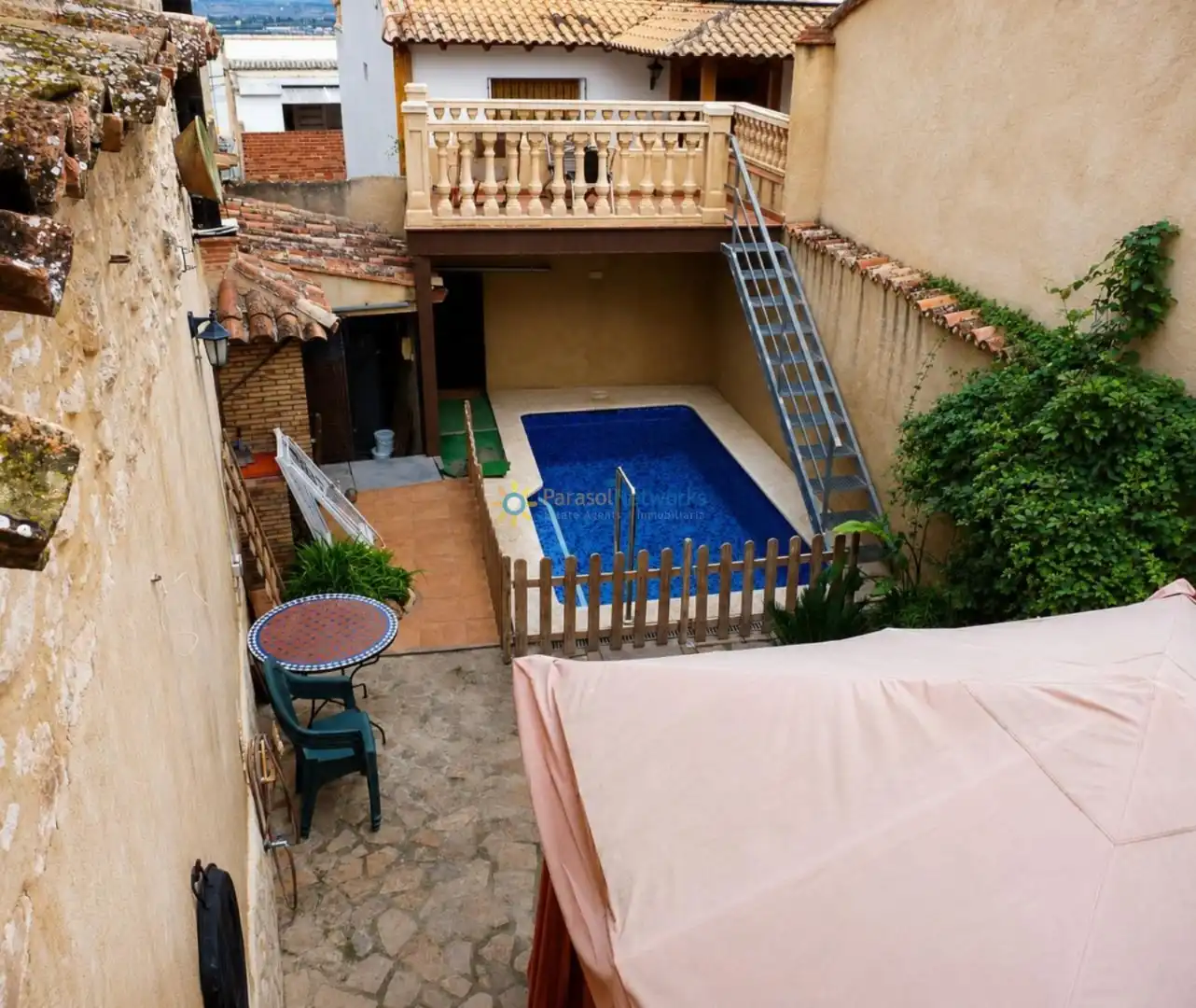 Schwimmbecken von Geschaftsraum zum Verkauf in El Palomar mit Klimaanlage, Terrasse und Möbliert