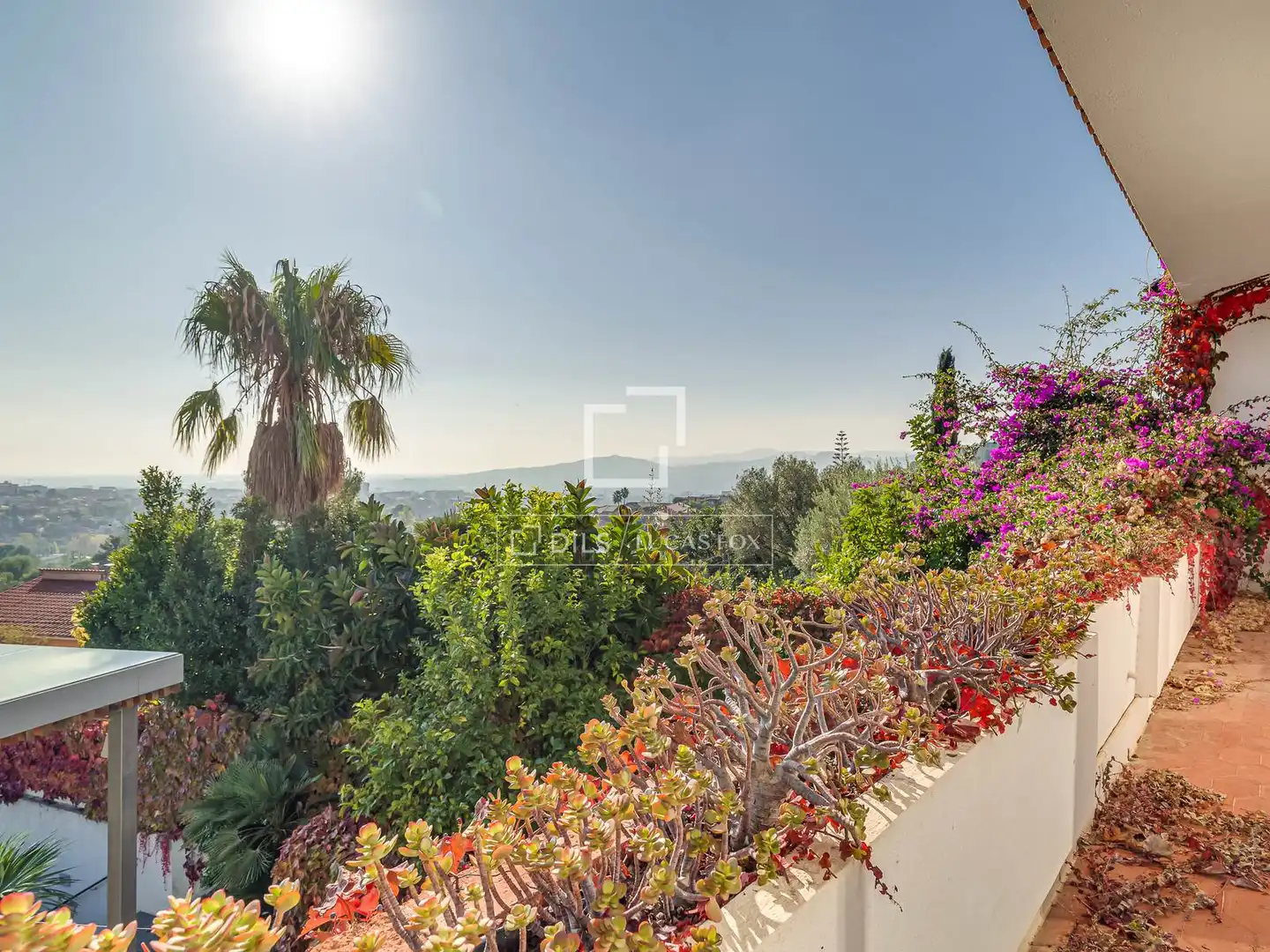 Vista exterior de Casa o chalet de alquiler en Sant Just Desvern con Aire acondicionado, Calefacción y Jardín privado