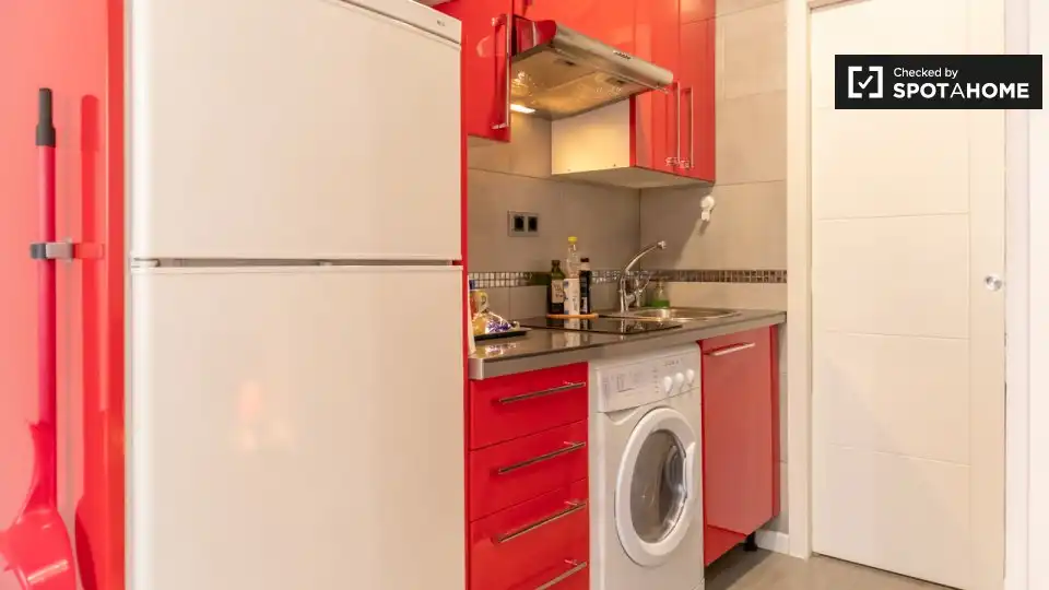 Cocina de Piso de alquiler en Madrid con Aire acondicionado, Calefacción y Amueblado