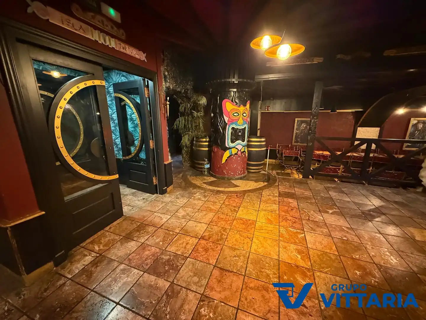 Commercial properties for sale in  Almería Capital  with Air Conditioner, Furnished and Alarm