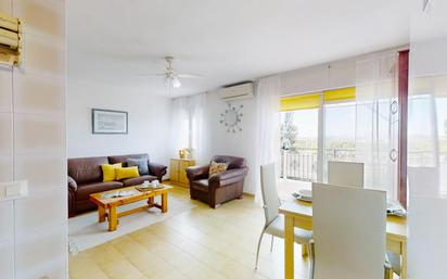 Living room of Flat for sale in Torrevieja  with Air Conditioner, Terrace and Balcony