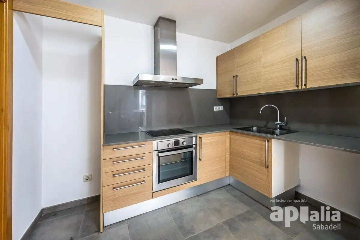 Küche von Wohnung zum Verkauf in Sabadell mit Heizung und Abstellraum