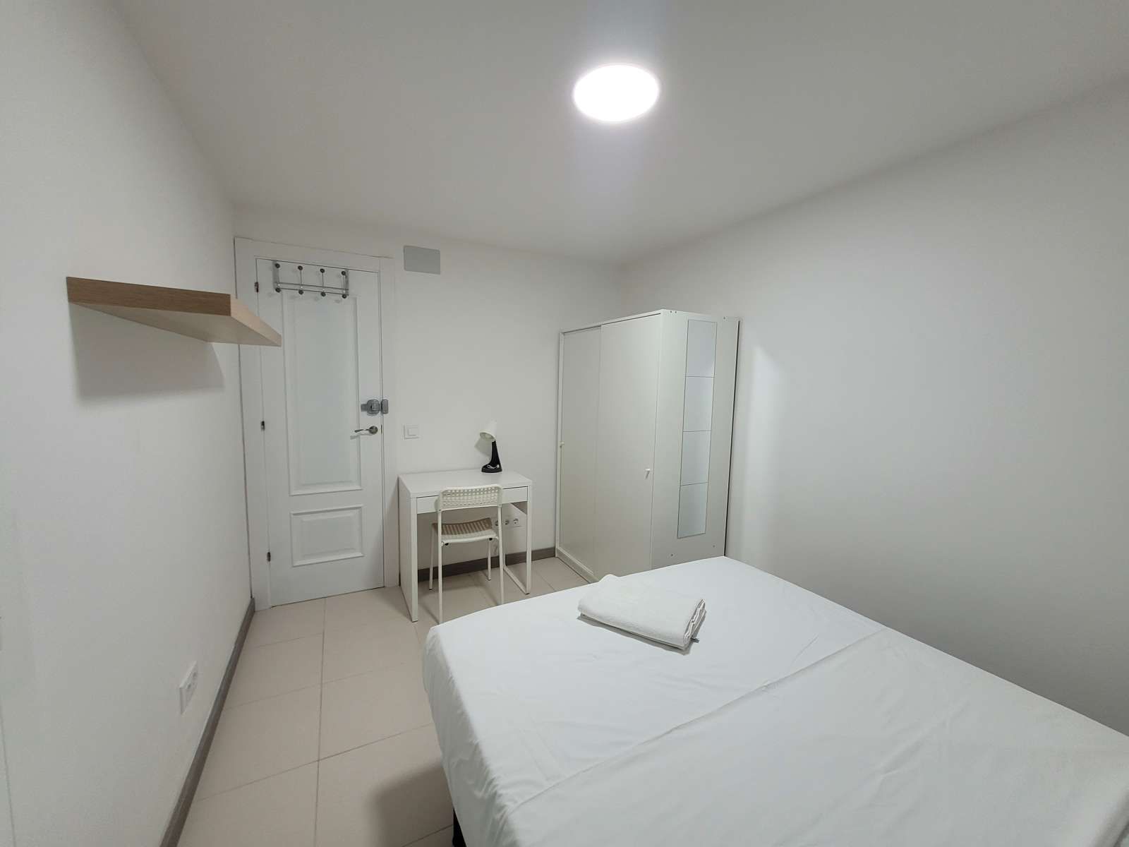 Dormitori de Pis per a compartir en L'Hospitalet de Llobregat amb Aire condicionat, Calefacció i Terrassa