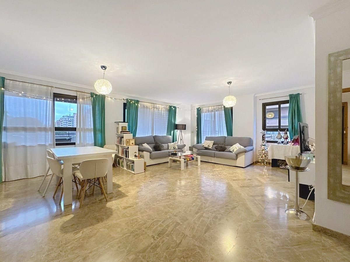 Sala d'estar de Pis en venda en  Valencia Capital amb Jardí privat, Terrassa i Balcó