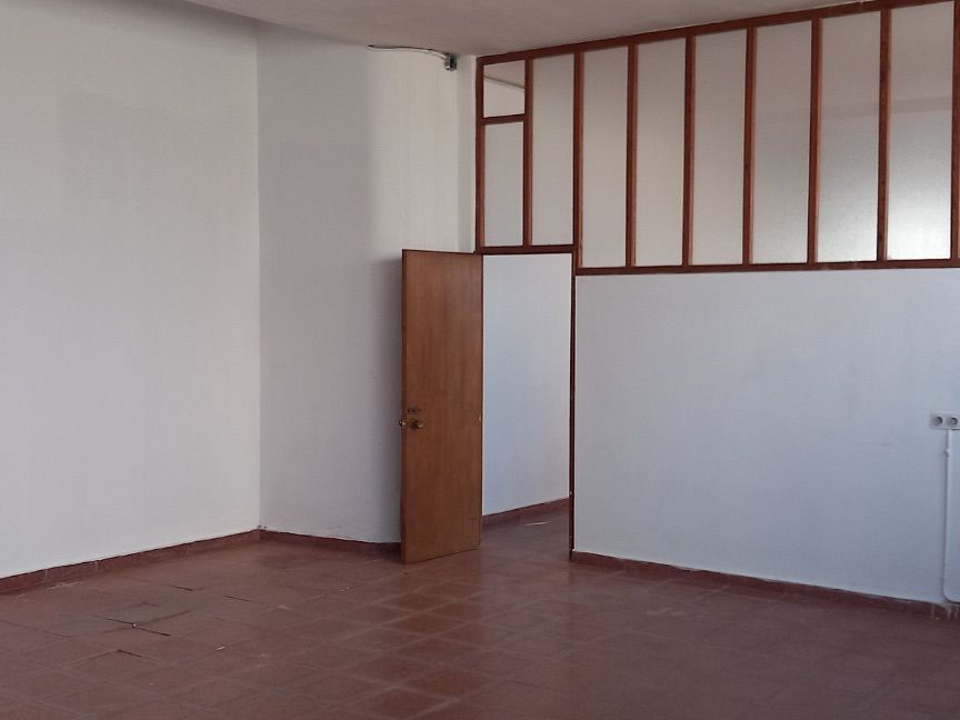 Box room to rent in Santander