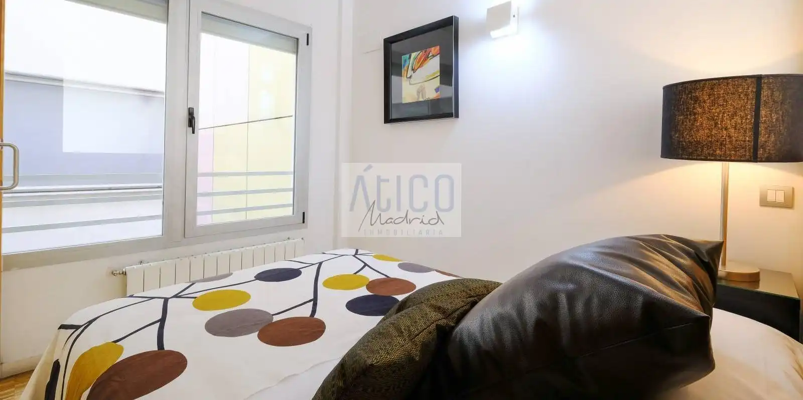 Dormitori de Apartament de lloguer en Madrid amb Aire condicionat, Calefacció i Terrassa