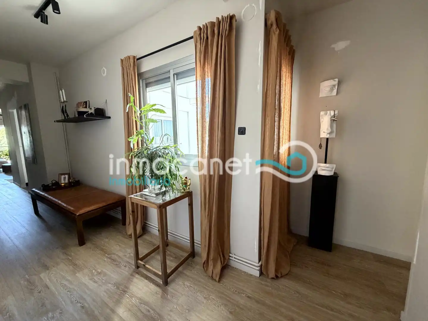 Bedroom of Apartments for sale in Oliva  with Air Conditioner and Balcony