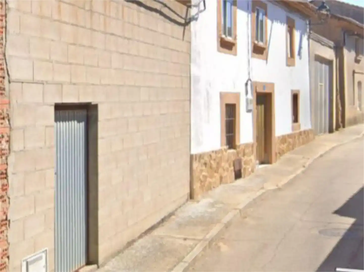 Vista exterior de Piso en venta en Roales de Campos con Jardín privado, Amueblado y Balcón
