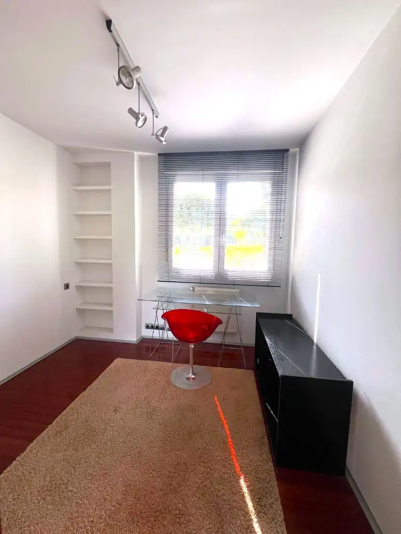 Sala de estar de Piso en venta en Castro-Urdiales con Calefacción, Jardín privado y Parquet