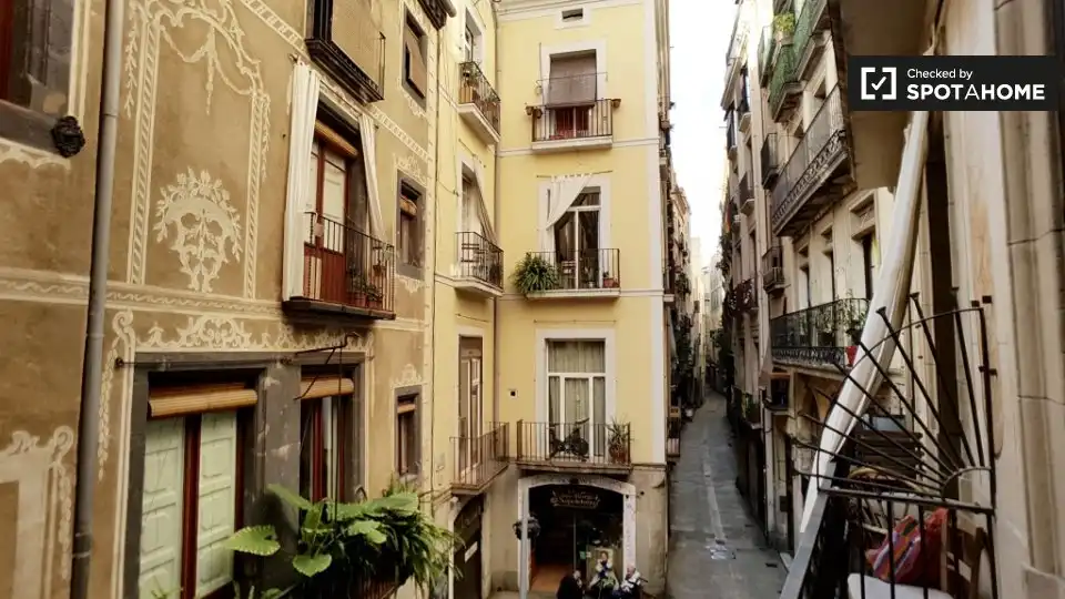 Vista exterior de Piso para compartir en Barcelona con Aire acondicionado, Calefacción y Terraza