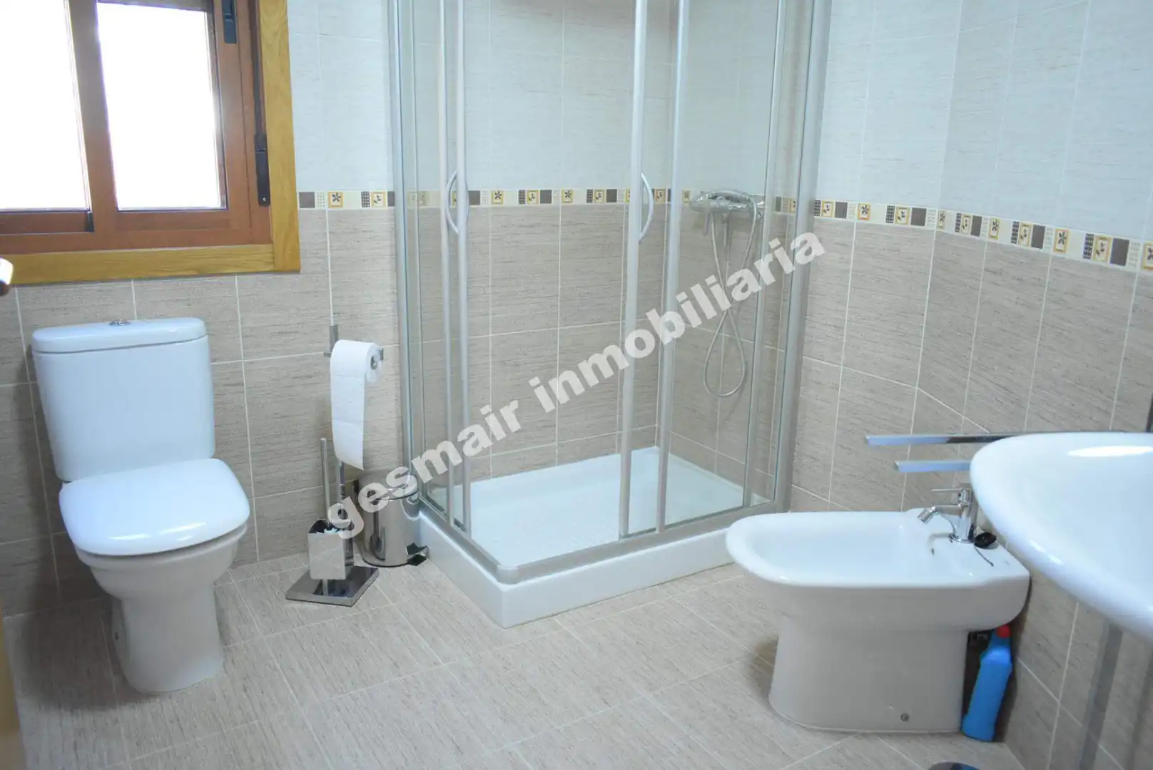 Bathroom of Flat for rent in Poio  with Heating, Parquet flooring and Terrace