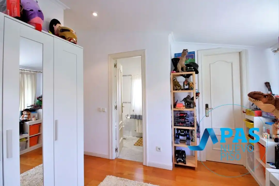 Bedroom of Houses for sale in Santander  with Heating, Private garden and Terrace