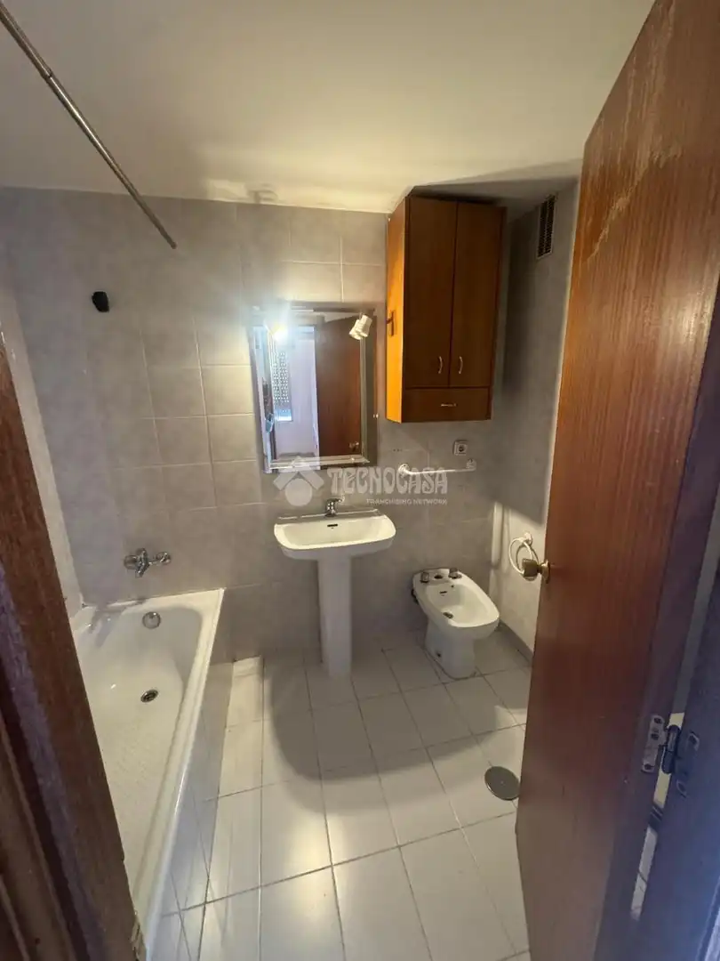 Bathroom of Flat for sale in Córdoba  with Terrace