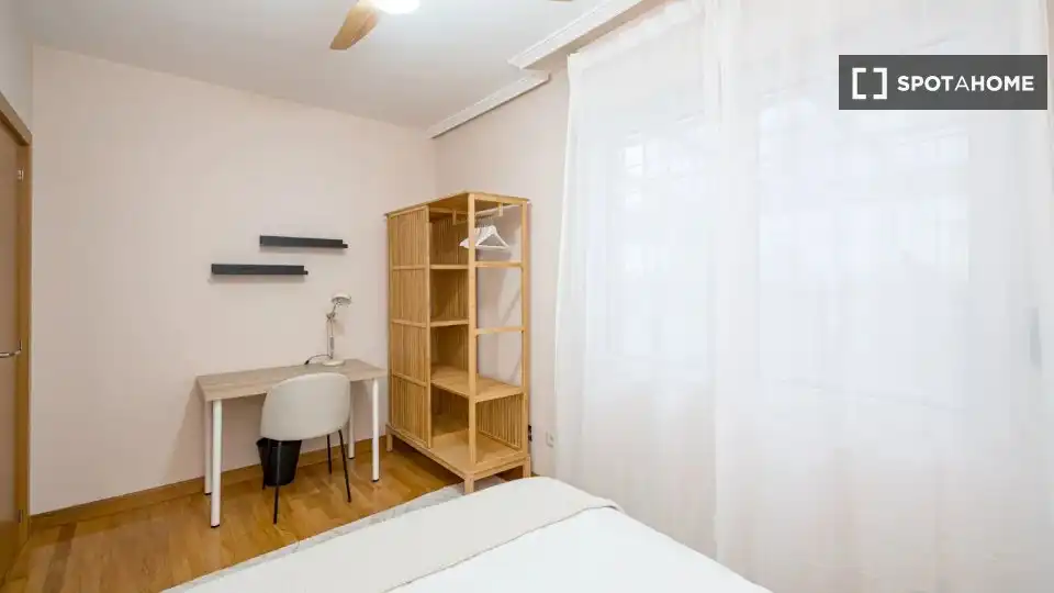 Habitación en Conde Orgaz - Piovera
