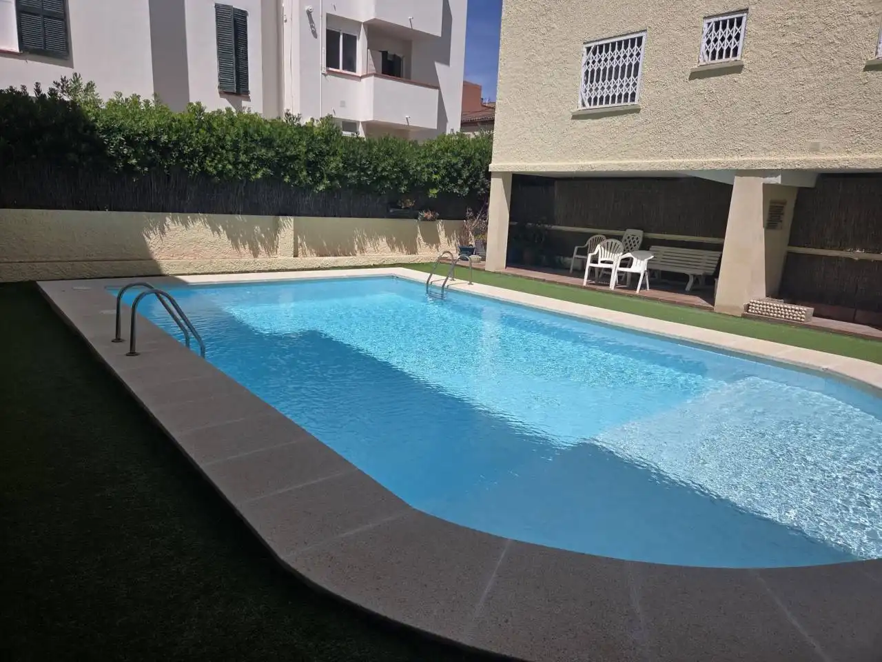Schwimmbecken von Wohnung zum Verkauf in Cubelles mit Heizung, Parkett und Abstellraum