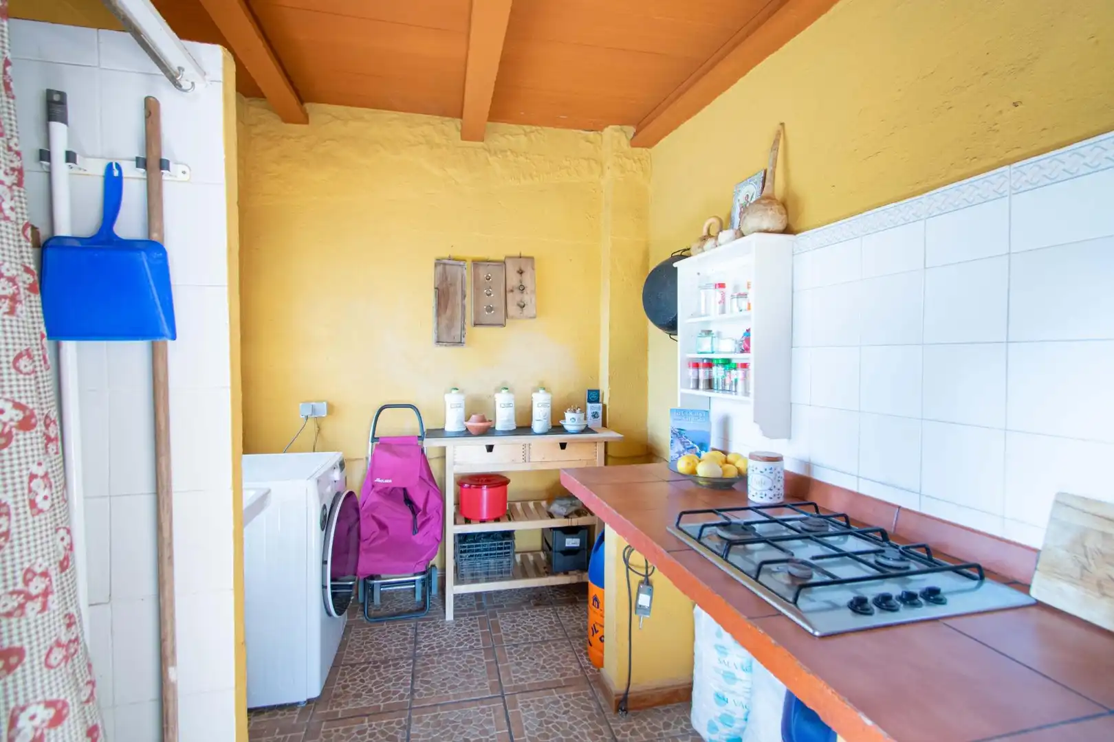 Kitchen of Houses for sale in Mairena del Aljarafe  with Air Conditioner, Heating and Private garden