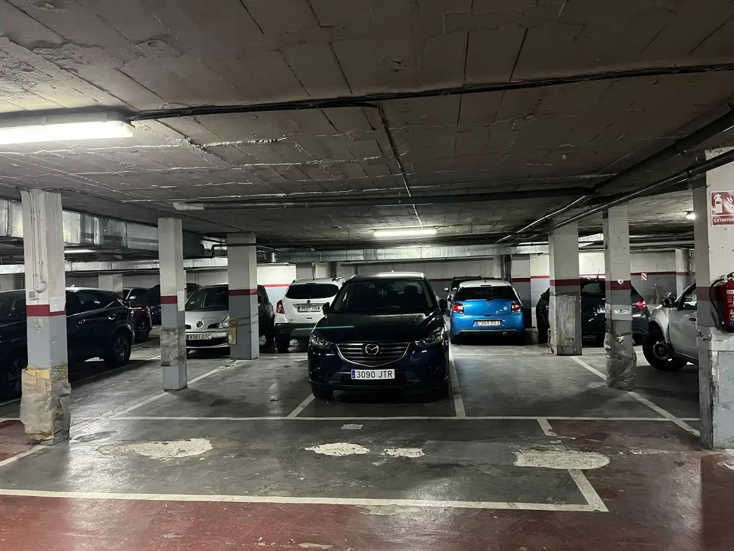 Parkplatz von Garage zur Miete in Madrid mit Alarm