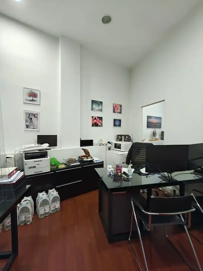 Local comercial en alquiler en D'ESPLUGUES 131, imagen 4