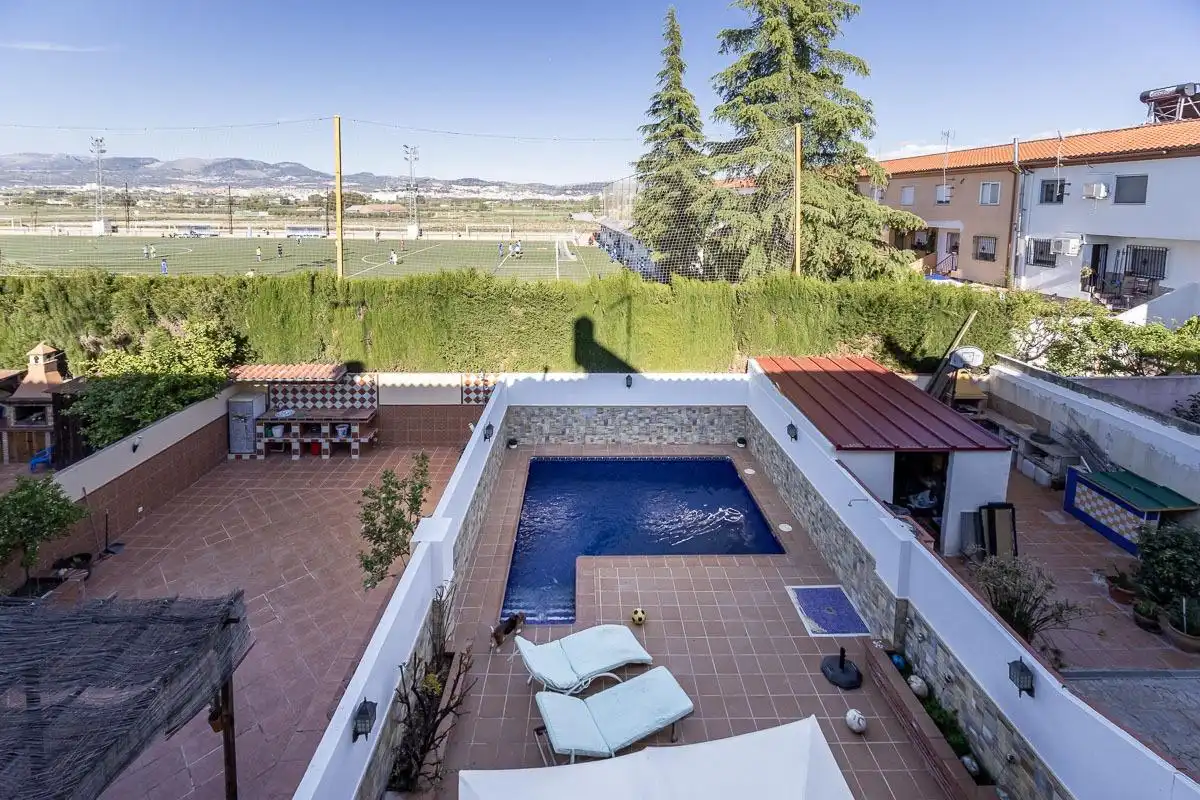 Piscina de Casa o xalet en venda en Vegas del Genil amb Aire condicionat, Calefacció i Terrassa