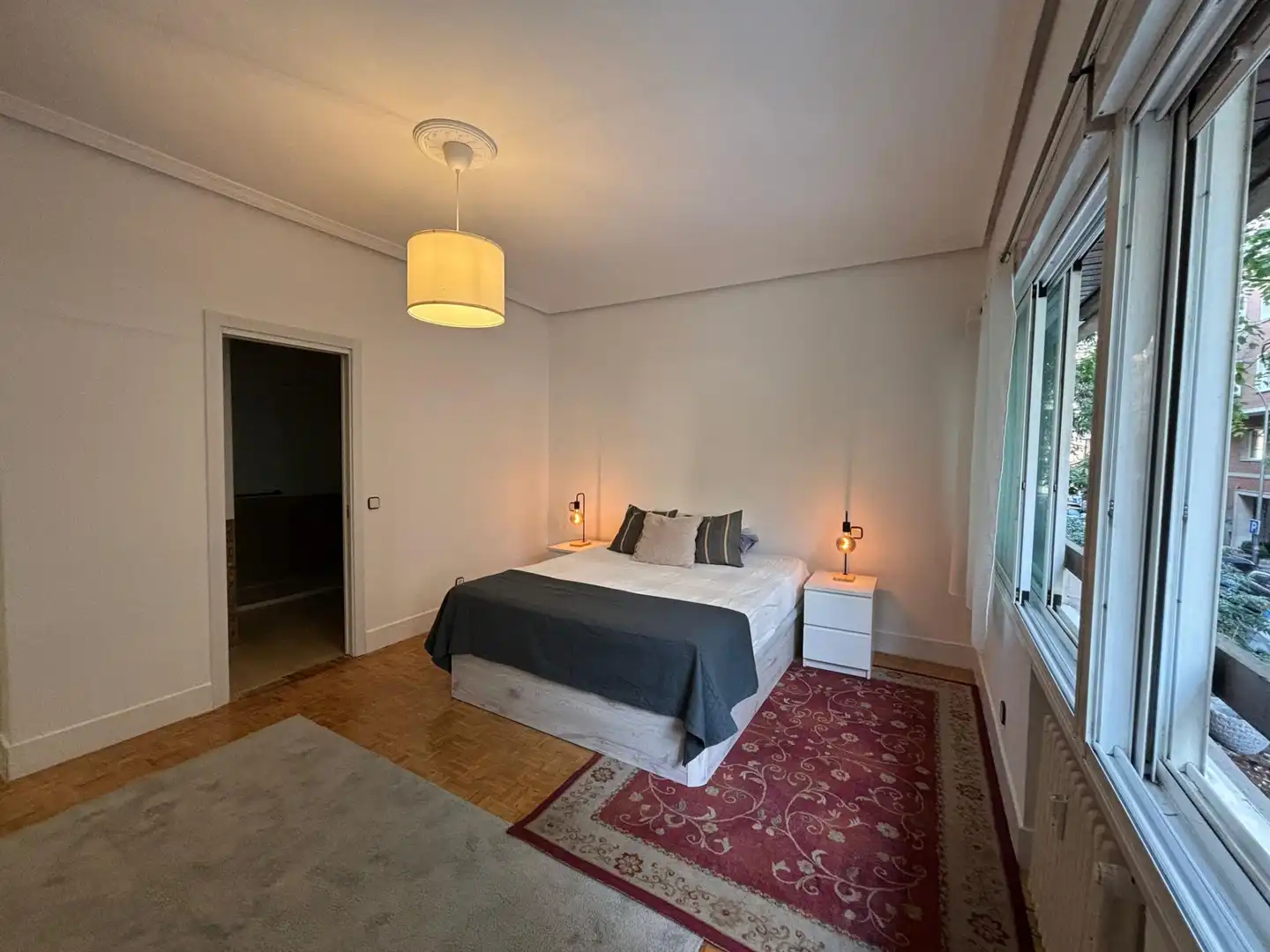 Schlafzimmer von Wohnung zur Miete in Madrid mit Klimaanlage, Heizung und Möbliert