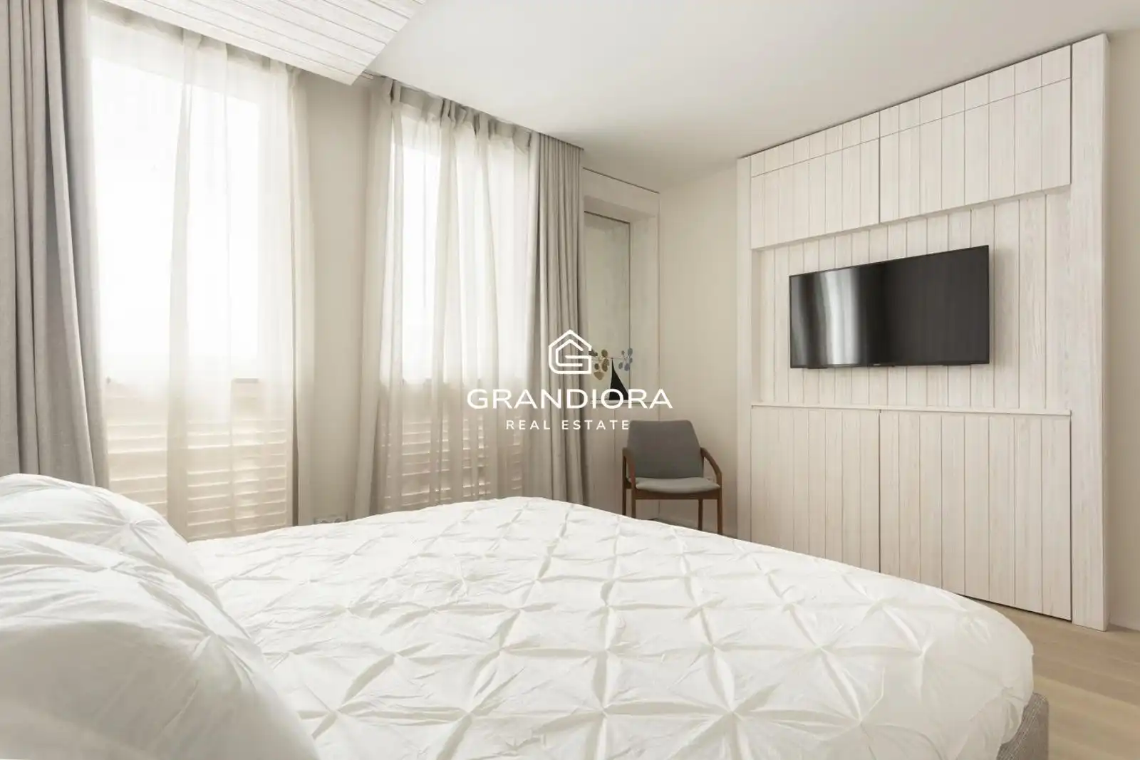 Habitación de Ático en venta en Barcelona con Terraza, Amueblado y Alarma