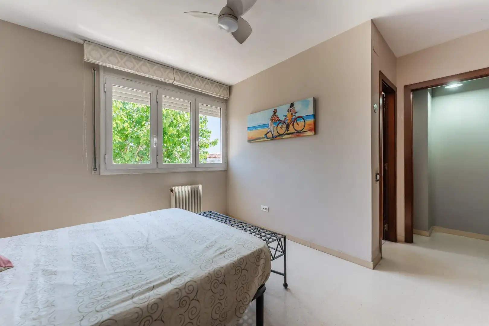 Dormitori de Casa adosada en venda en Parets del Vallès amb Calefacció, Jardí privat i Parquet