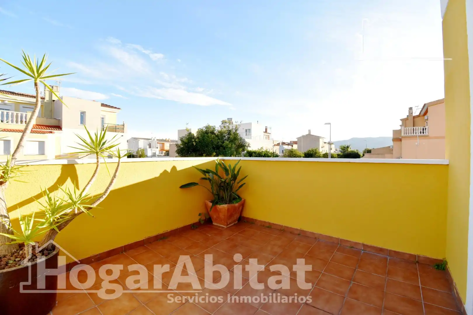 Garten von Einfamilien-Reihenhaus zum Verkauf in Cullera mit Heizung, Terrasse und Abstellraum