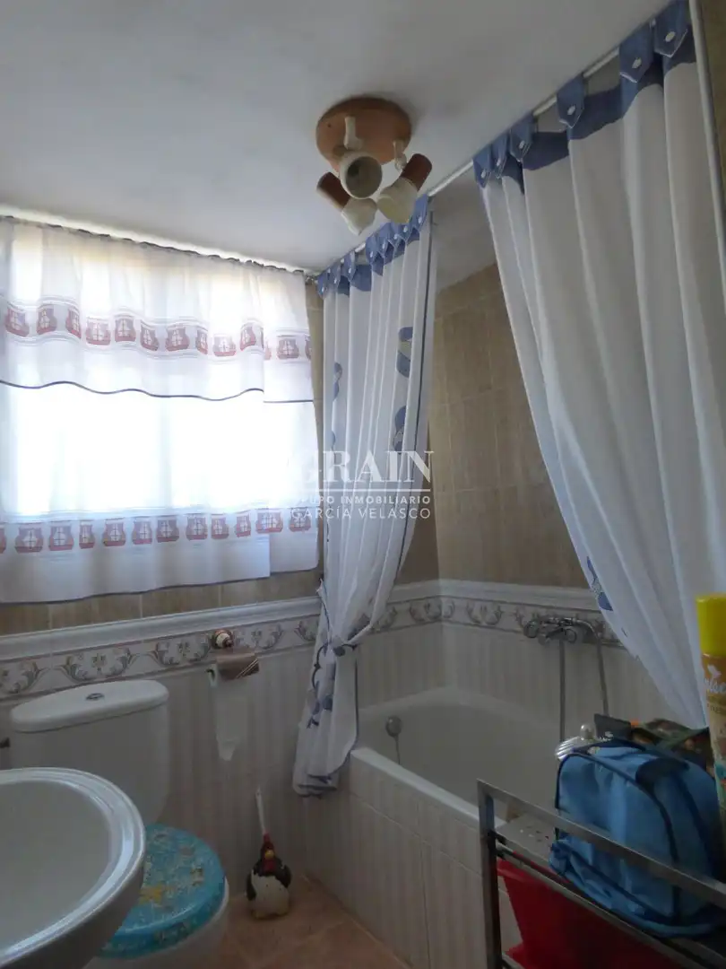 Bany de Casa o xalet en venda en Albacete amb Aire condicionat, Jardí privat i Traster