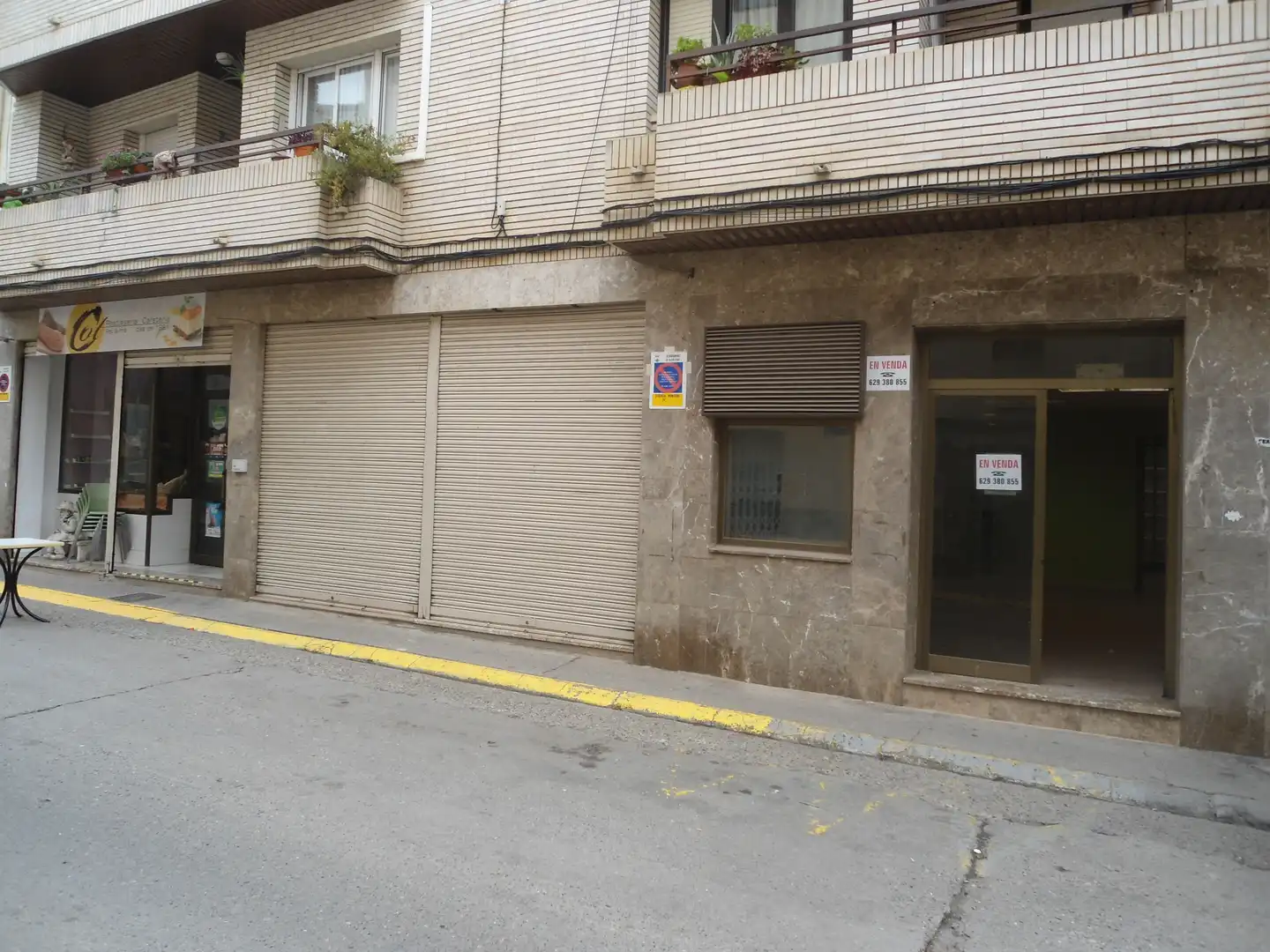 Vista exterior de Local en venda en Alcoletge amb Aire condicionat