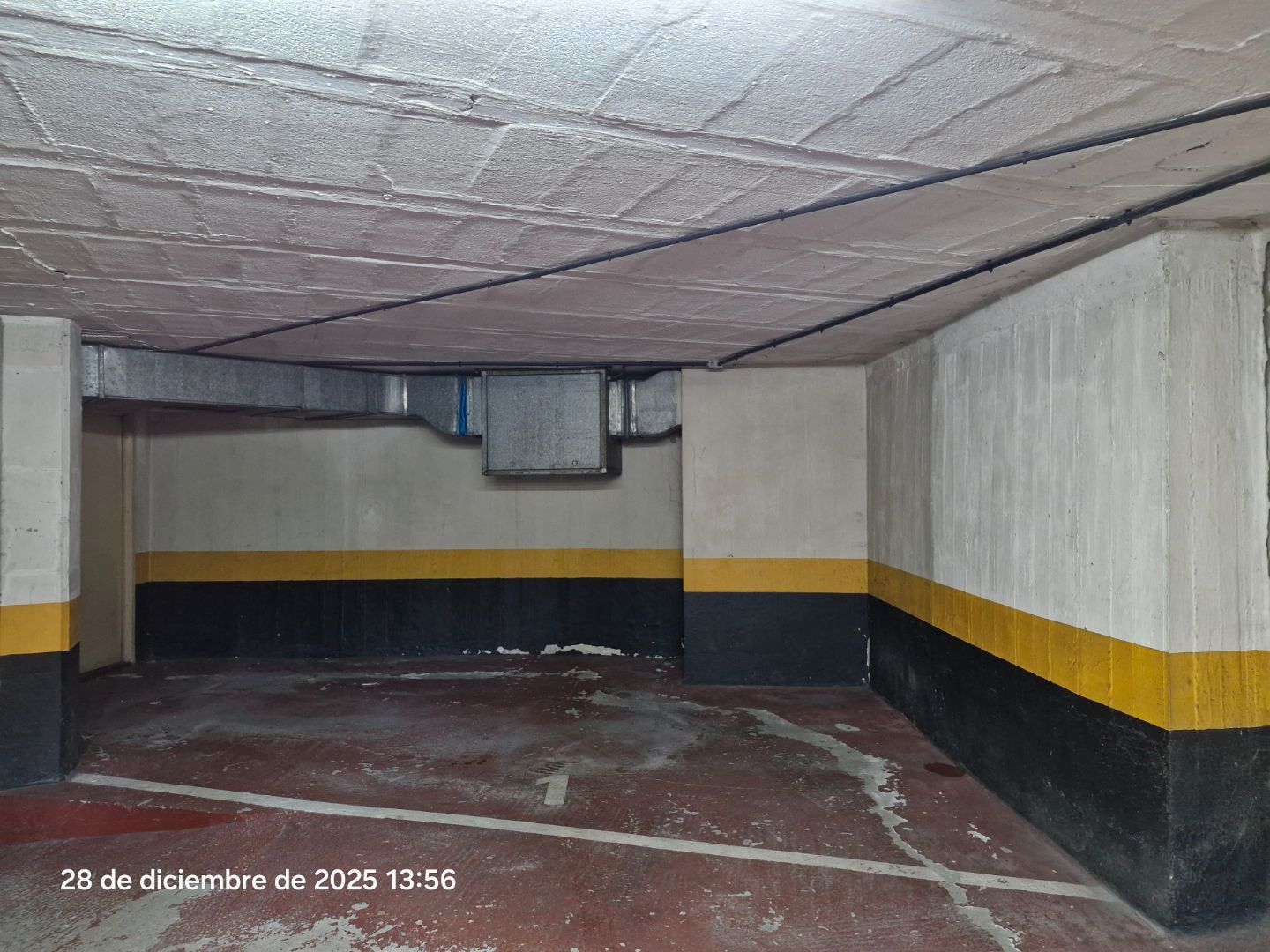 Garage to rent in Ribeira