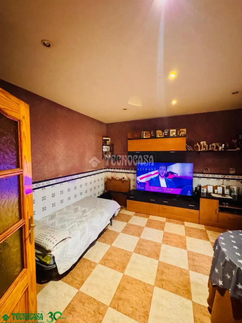 Sala d'estar de Casa adosada en venda en Burujón amb Calefacció