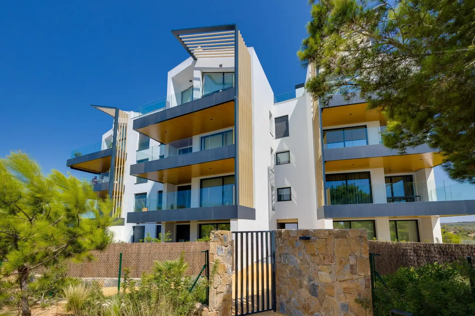 Vista exterior de Apartamento en venta en Orihuela con Aire acondicionado, Balcón y Piscina comunitaria