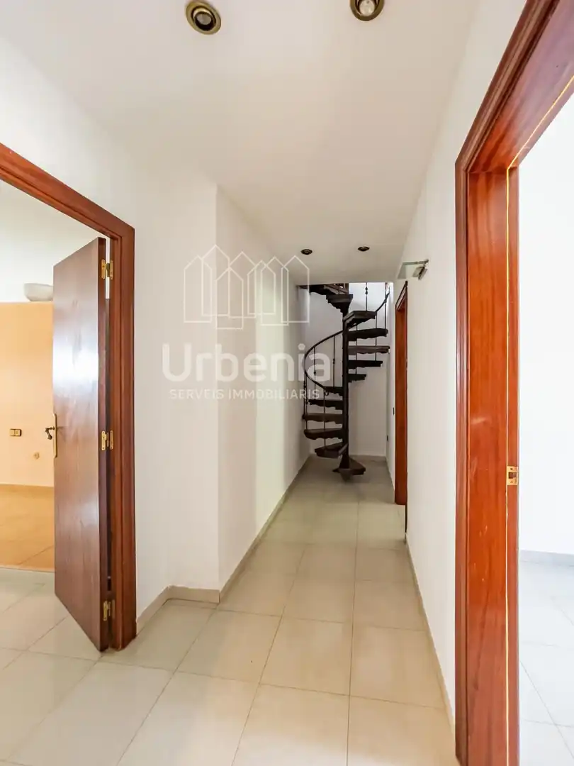 Casa con piscina en venta en Nucli Urbà, imagen 35