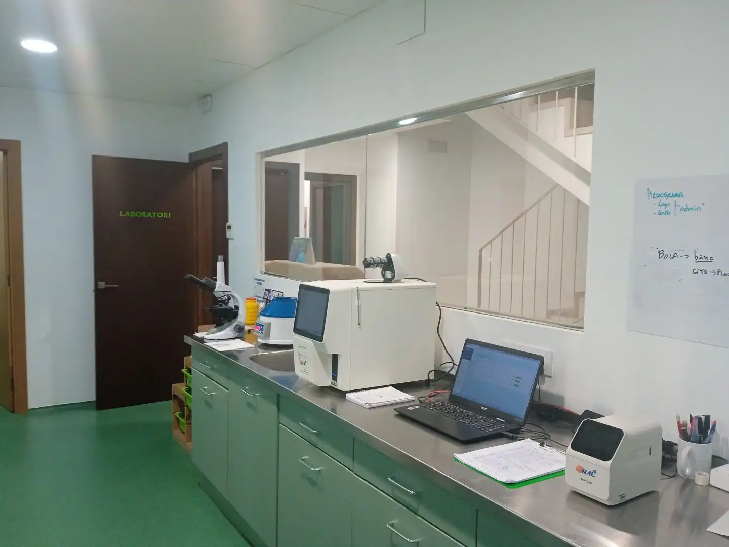 Local comercial en venda a C/Ciutat Real 76b