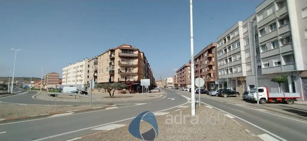 Local comercial de lloguer a Fuenmayor, imagen 3
