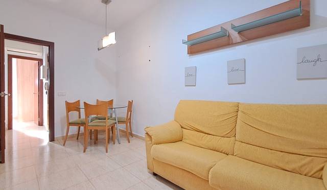 Piso en Alquiler en Carrer del Comte de Rius en Eixample