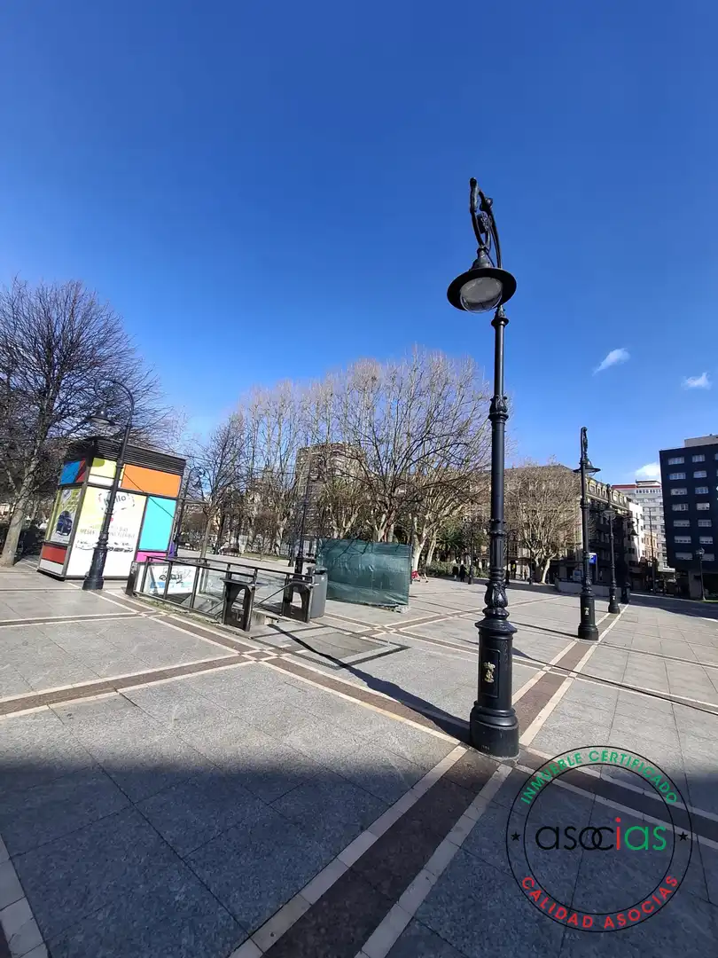 Vista exterior de Piso en venta en Gijón  con Calefacción