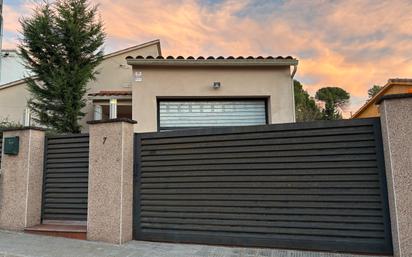 Vista exterior de Casa o xalet en venda en El Bruc amb Aire condicionat i Terrassa