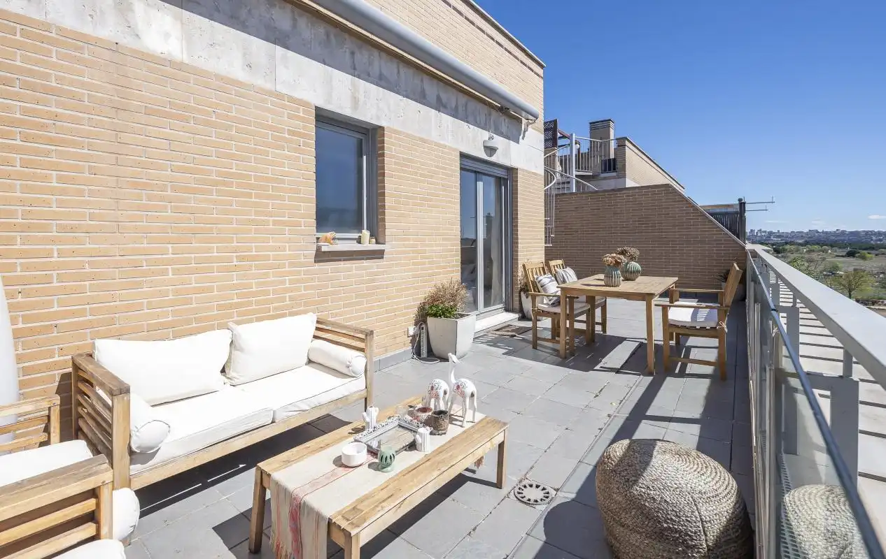 Terrassa de Àtic en venda en Madrid amb Aire condicionat, Calefacció i Jardí privat