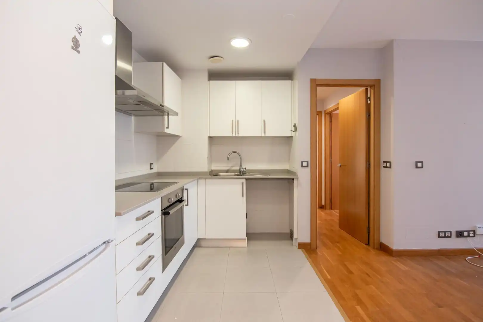 Cuina de Àtic en venda en A Coruña Capital  amb Calefacció, Parquet i Terrassa