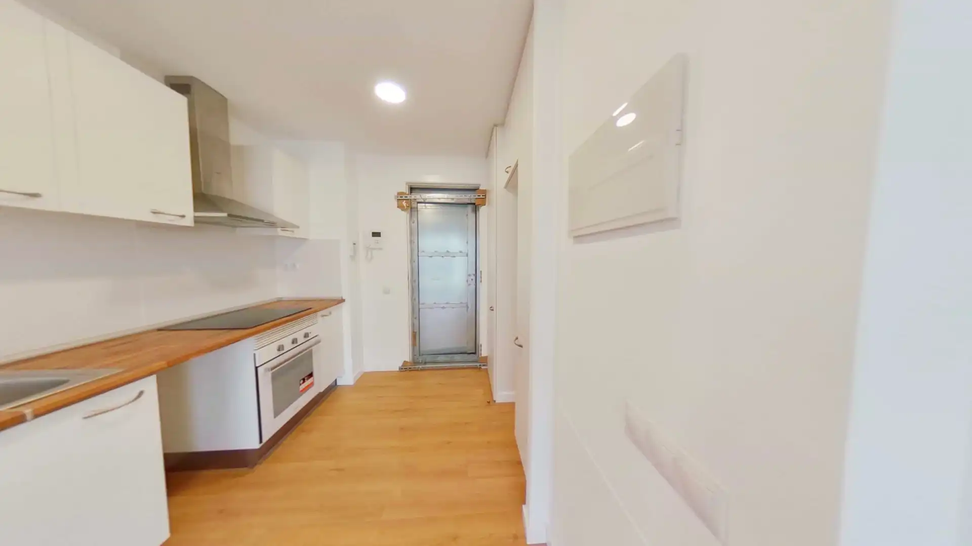 Kitchen of Study for sale in Terrassa  with Parquet flooring