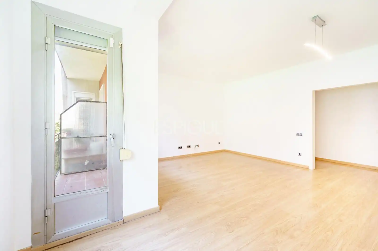 Wohnung zum Verkauf in Barcelona mit Heizung, Parkett und Terrasse